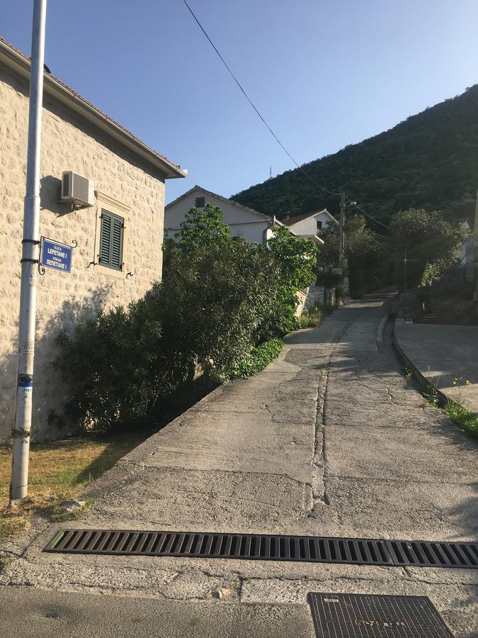 Tale House Montenegro 티바트 외부 사진